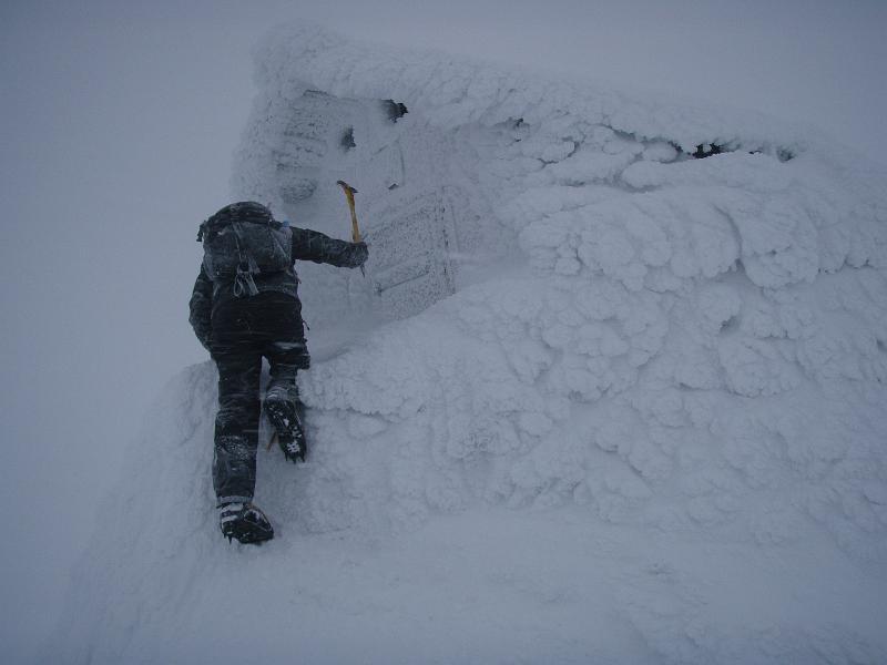 Hut on Ben Nevis - welcome lunch inside.jpg